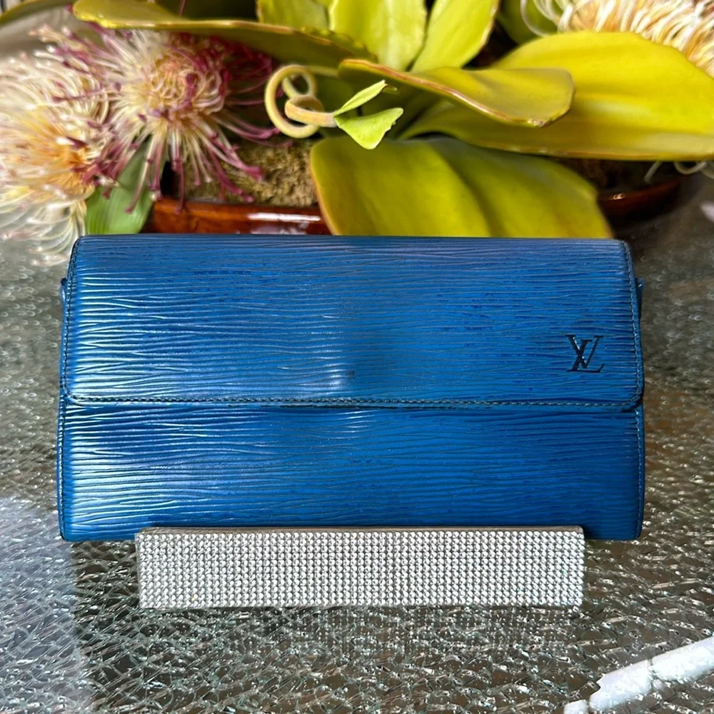 LOUIS VUITTON TOLEDO BLUE EPI WALLET GUC
